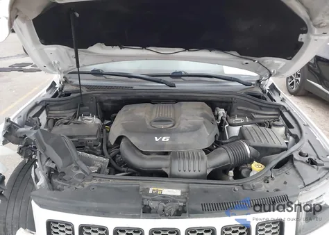 2015 Jeep Grand Cherokee Altitude z USA, uszkodzony, nr VIN 1C4RJEAG8FC856540